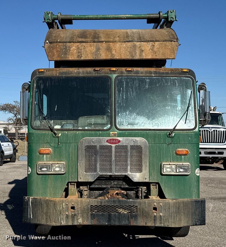 image for item EU5322 2016 Peterbilt 320 refuse truck