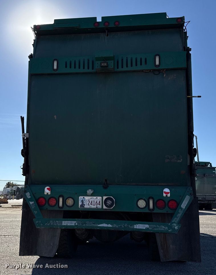 image for item EU5322 2016 Peterbilt 320 refuse truck