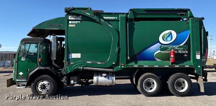 image for item EU5322 2016 Peterbilt 320 refuse truck