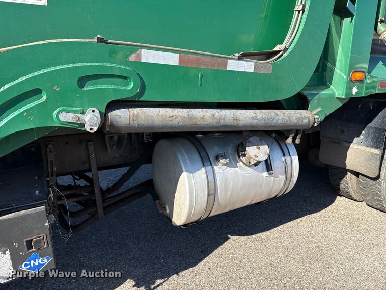 image for item EU5322 2016 Peterbilt 320 refuse truck