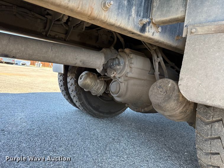 image for item EU5322 2016 Peterbilt 320 refuse truck