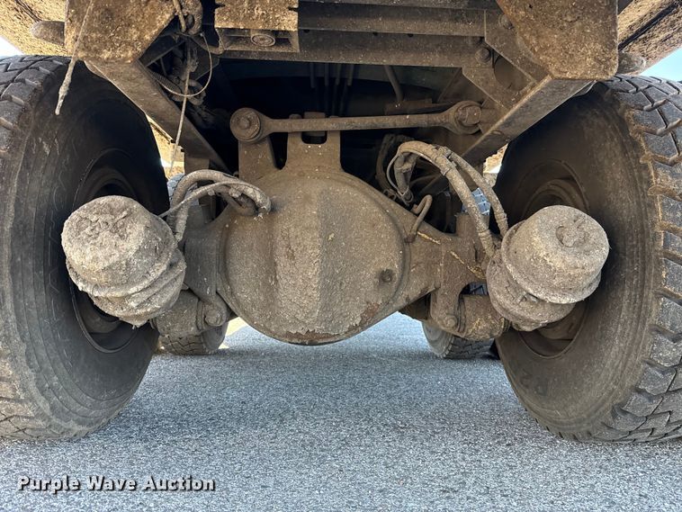 image for item EU5322 2016 Peterbilt 320 refuse truck