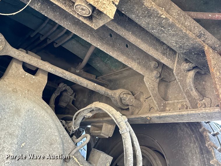 image for item EU5322 2016 Peterbilt 320 refuse truck