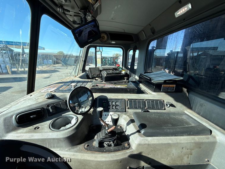 image for item EU5322 2016 Peterbilt 320 refuse truck