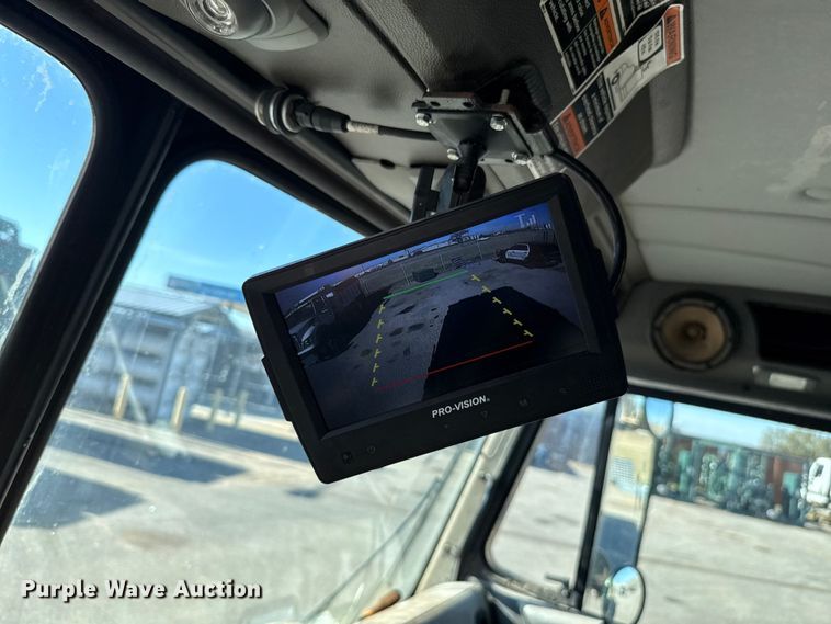 image for item EU5322 2016 Peterbilt 320 refuse truck