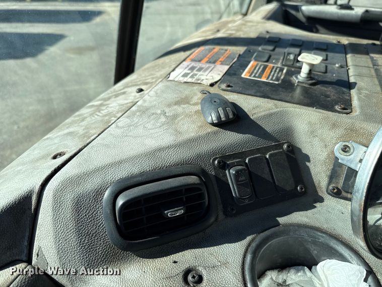 image for item EU5322 2016 Peterbilt 320 refuse truck