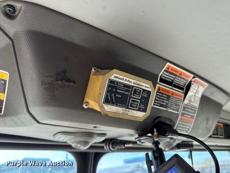 image for item EU5322 2016 Peterbilt 320 refuse truck