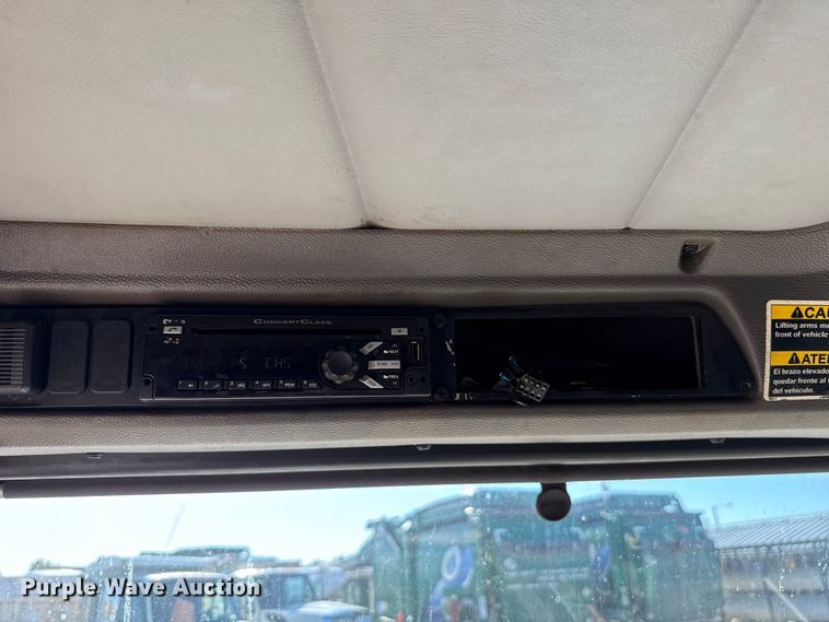 image for item EU5322 2016 Peterbilt 320 refuse truck