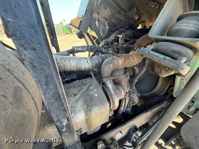 image for item EU5322 2016 Peterbilt 320 refuse truck