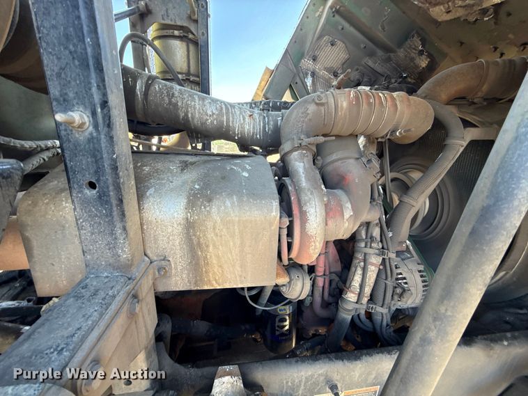 image for item EU5322 2016 Peterbilt 320 refuse truck