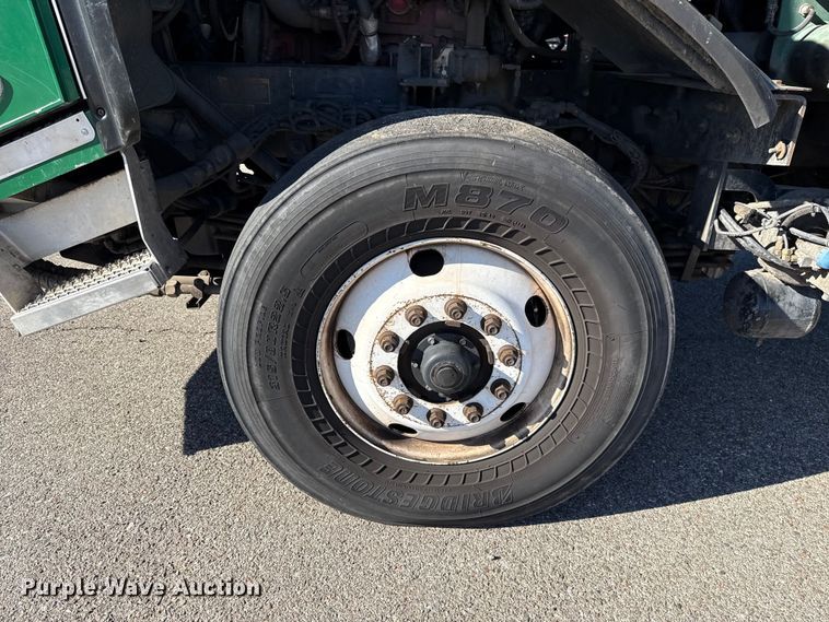 image for item EU5322 2016 Peterbilt 320 refuse truck