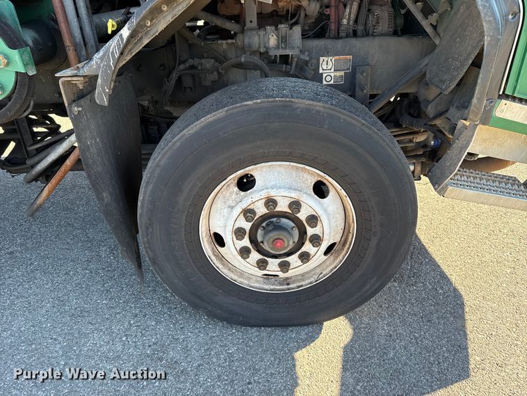 image for item EU5322 2016 Peterbilt 320 refuse truck