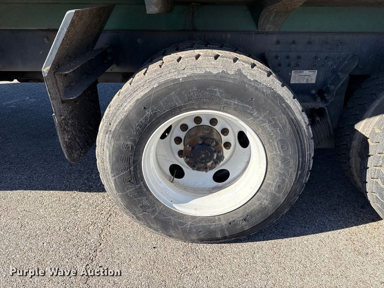 image for item EU5322 2016 Peterbilt 320 refuse truck