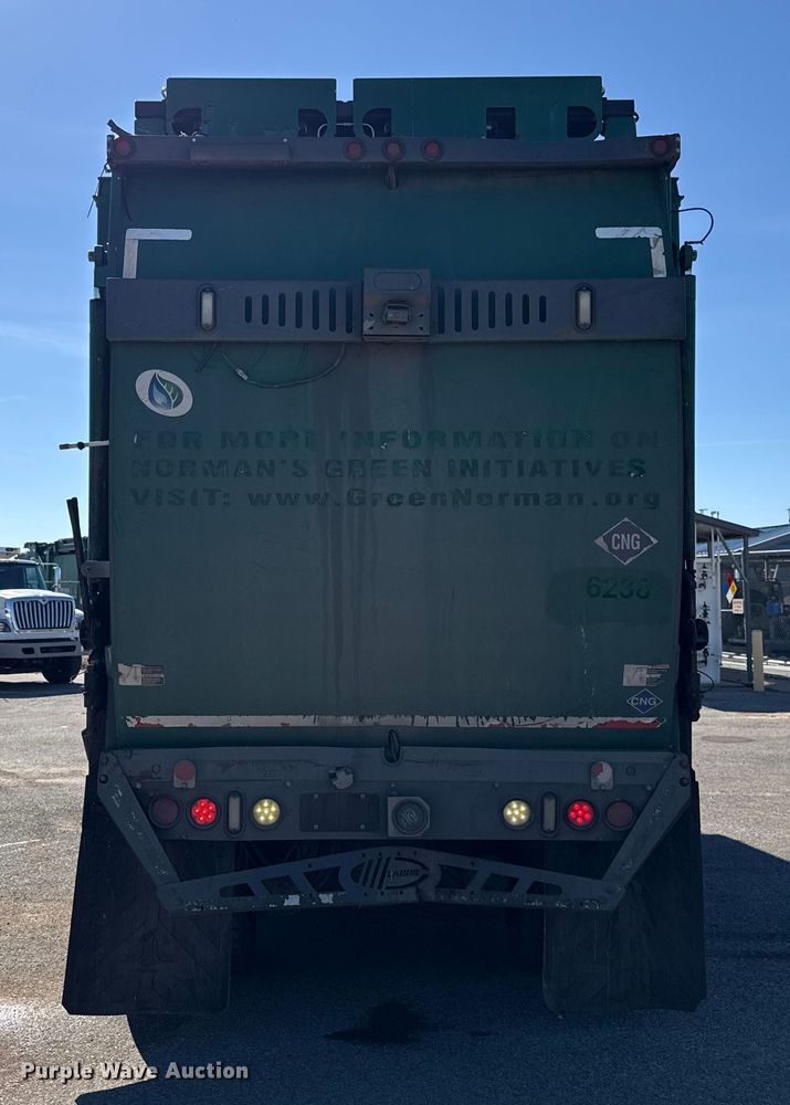 image for item EU5324 2015 Peterbilt 320 refuse truck