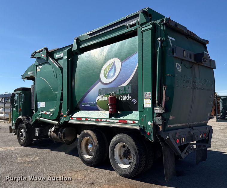 image for item EU5324 2015 Peterbilt 320 refuse truck