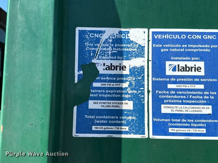 image for item EU5324 2015 Peterbilt 320 refuse truck