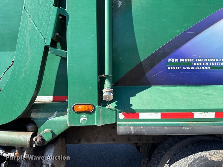 image for item EU5324 2015 Peterbilt 320 refuse truck