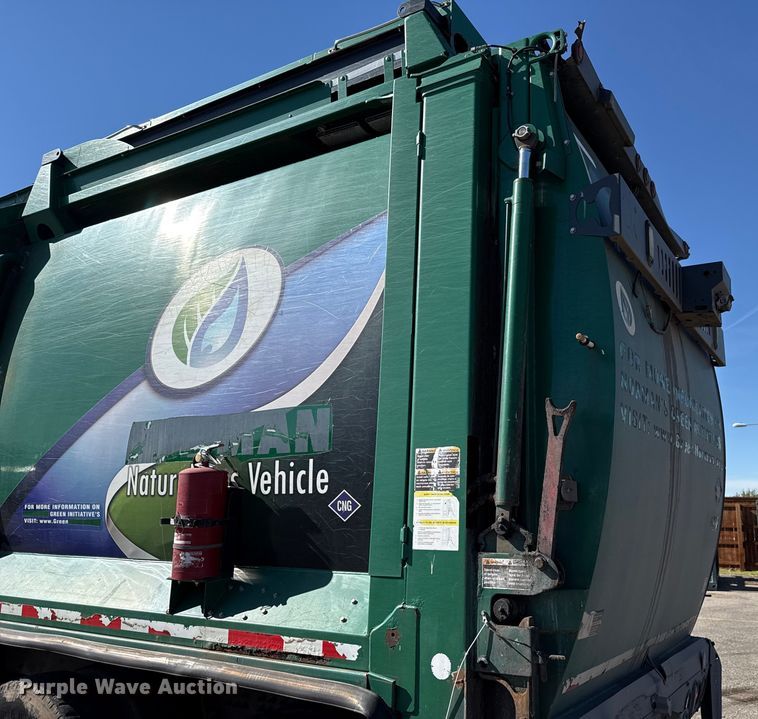 image for item EU5324 2015 Peterbilt 320 refuse truck