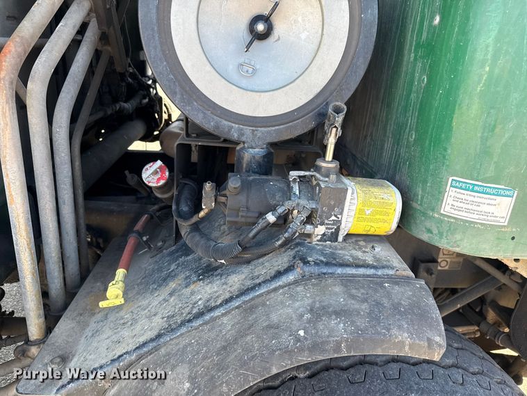 image for item EU5324 2015 Peterbilt 320 refuse truck