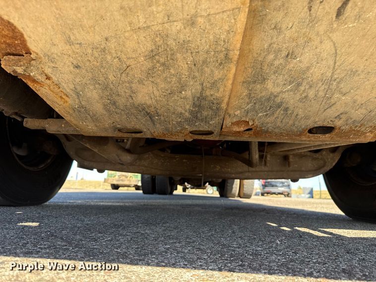 image for item EU5324 2015 Peterbilt 320 refuse truck