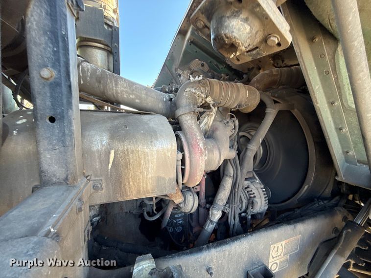 image for item EU5324 2015 Peterbilt 320 refuse truck