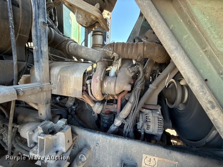 image for item EU5324 2015 Peterbilt 320 refuse truck