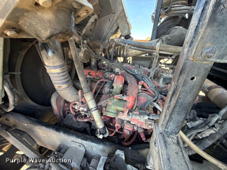 image for item EU5324 2015 Peterbilt 320 refuse truck