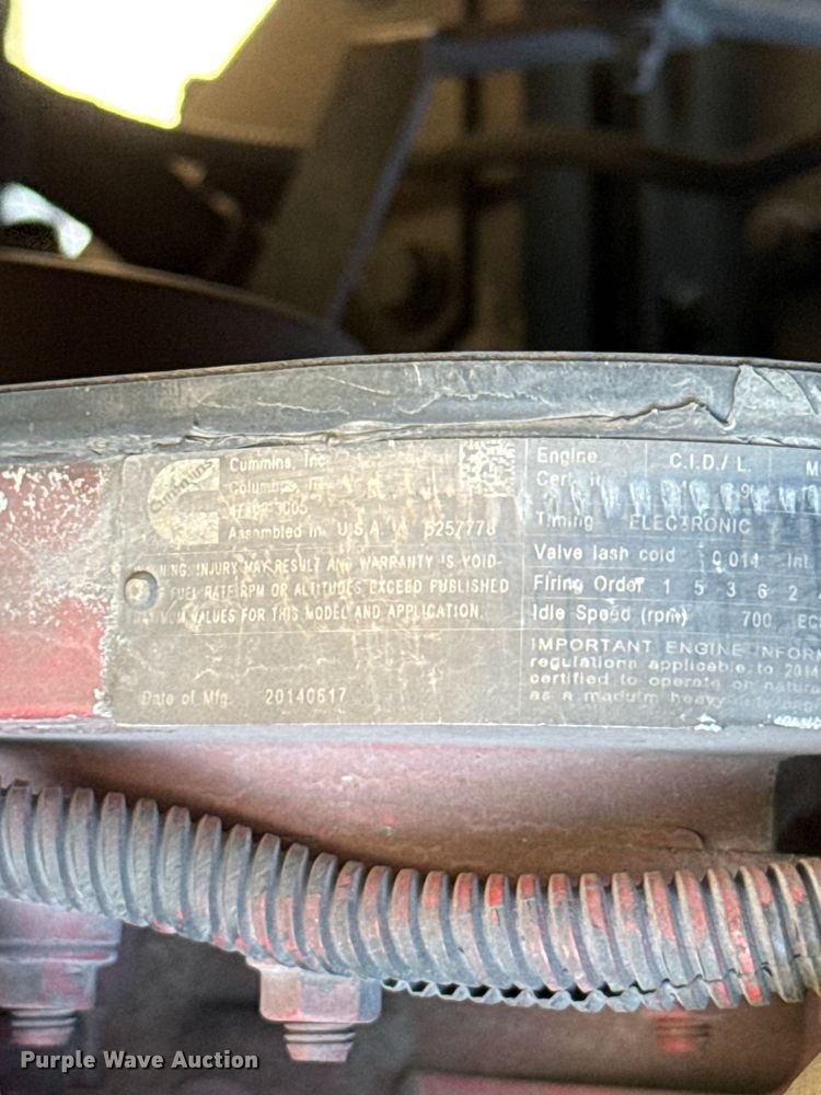 image for item EU5324 2015 Peterbilt 320 refuse truck