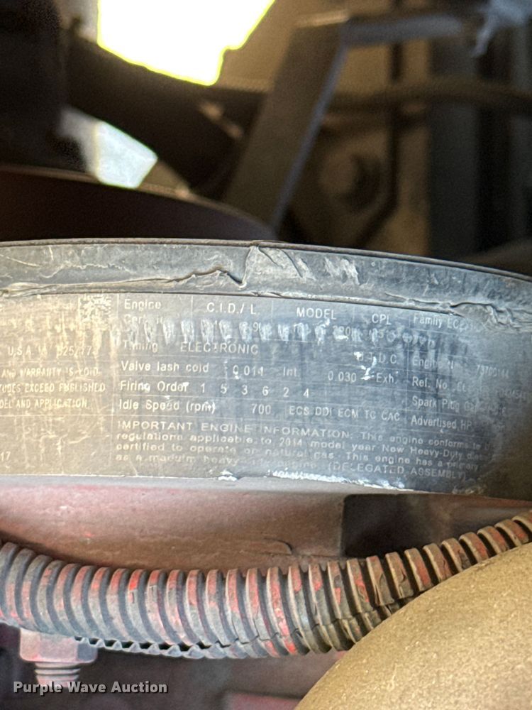 image for item EU5324 2015 Peterbilt 320 refuse truck