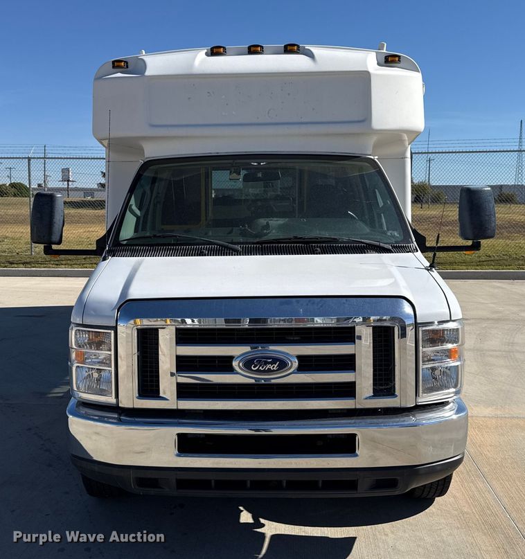 image for item EU5325 2013 Ford E450 Super Duty shuttle bus