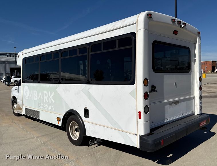 image for item EU5325 2013 Ford E450 Super Duty shuttle bus