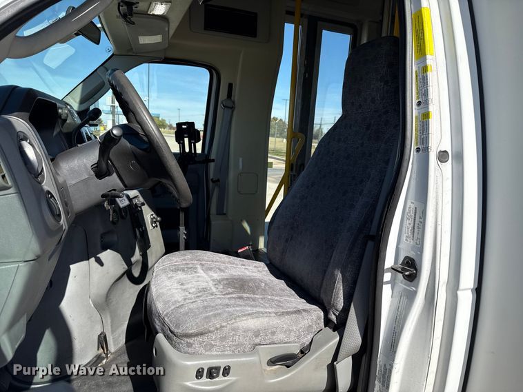 image for item EU5325 2013 Ford E450 Super Duty shuttle bus