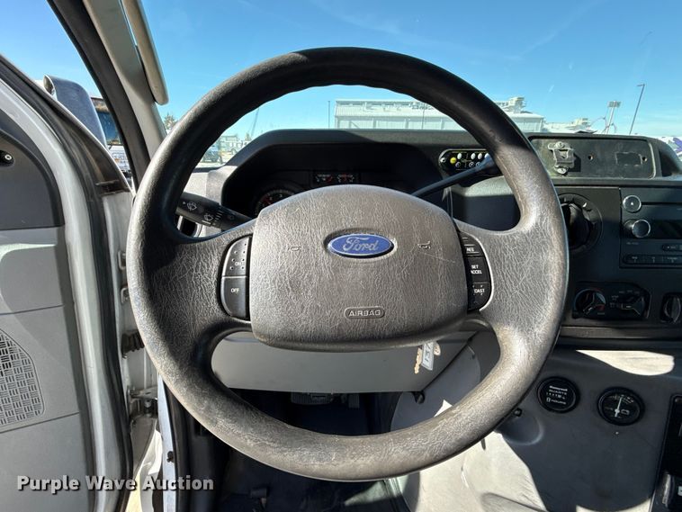 image for item EU5325 2013 Ford E450 Super Duty shuttle bus