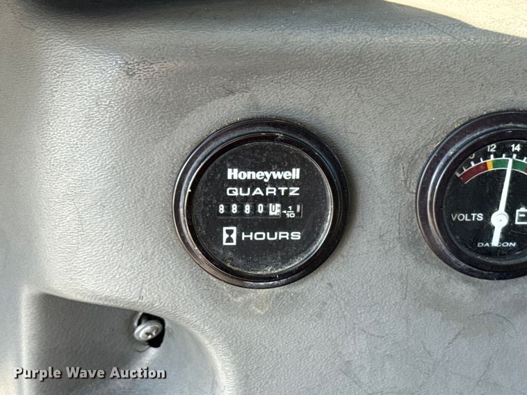 image for item EU5325 2013 Ford E450 Super Duty shuttle bus