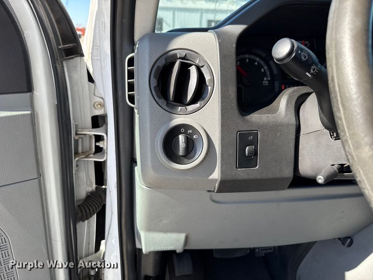 image for item EU5325 2013 Ford E450 Super Duty shuttle bus