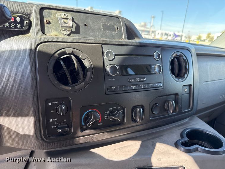 image for item EU5325 2013 Ford E450 Super Duty shuttle bus