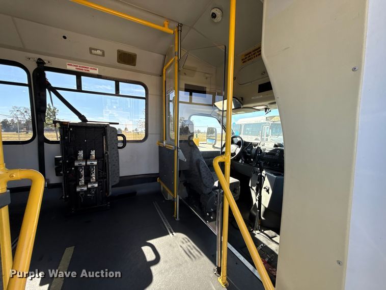 image for item EU5325 2013 Ford E450 Super Duty shuttle bus