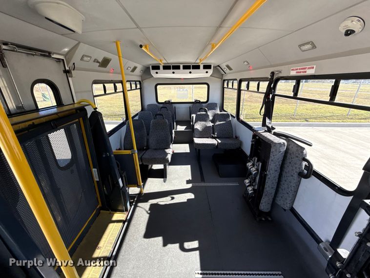 image for item EU5325 2013 Ford E450 Super Duty shuttle bus