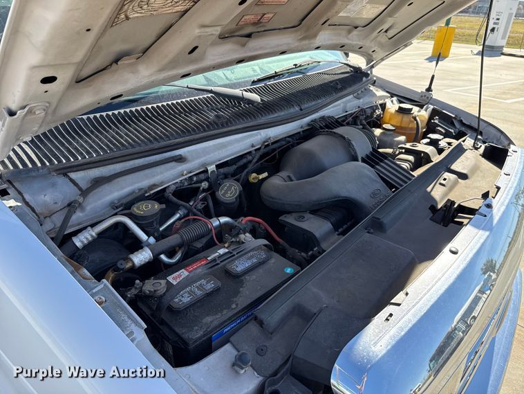 image for item EU5325 2013 Ford E450 Super Duty shuttle bus