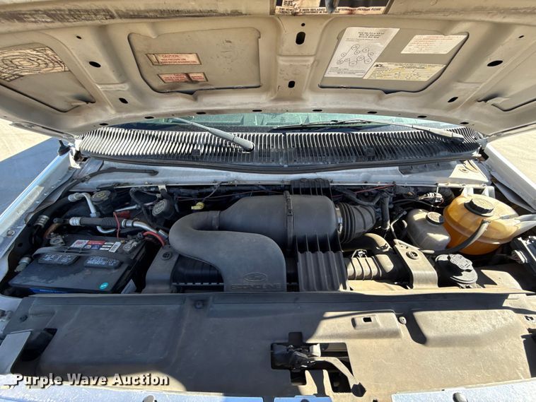 image for item EU5325 2013 Ford E450 Super Duty shuttle bus