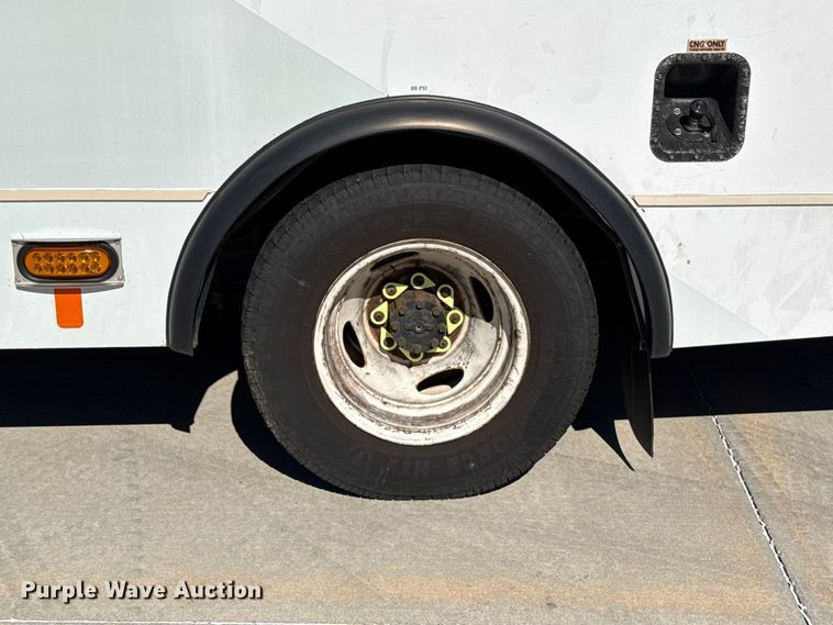 image for item EU5325 2013 Ford E450 Super Duty shuttle bus