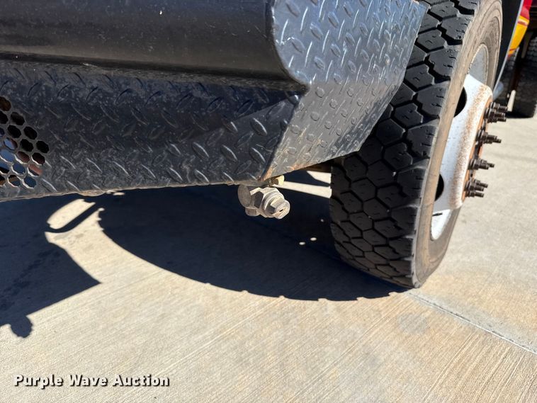 image for item EU5326 2009 Ford F450 flatbed truck