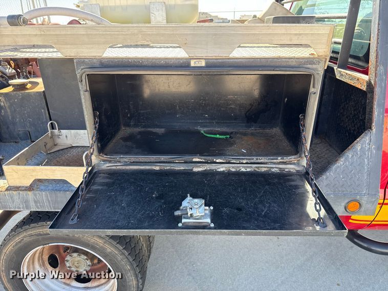 image for item EU5326 2009 Ford F450 flatbed truck