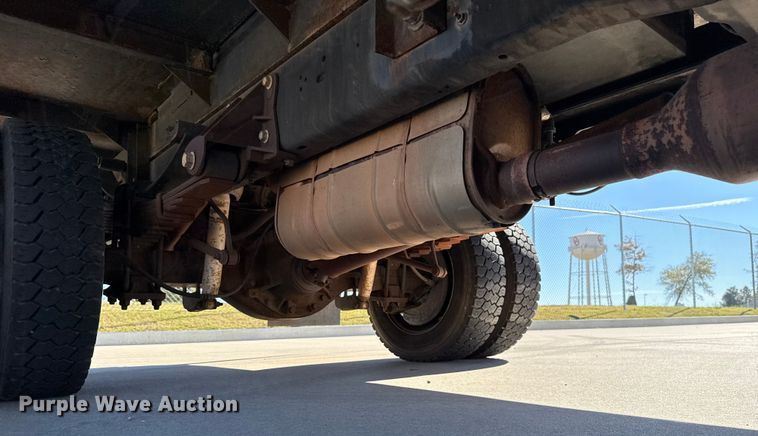 image for item EU5326 2009 Ford F450 flatbed truck