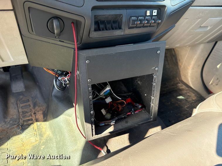 image for item EU5326 2009 Ford F450 flatbed truck