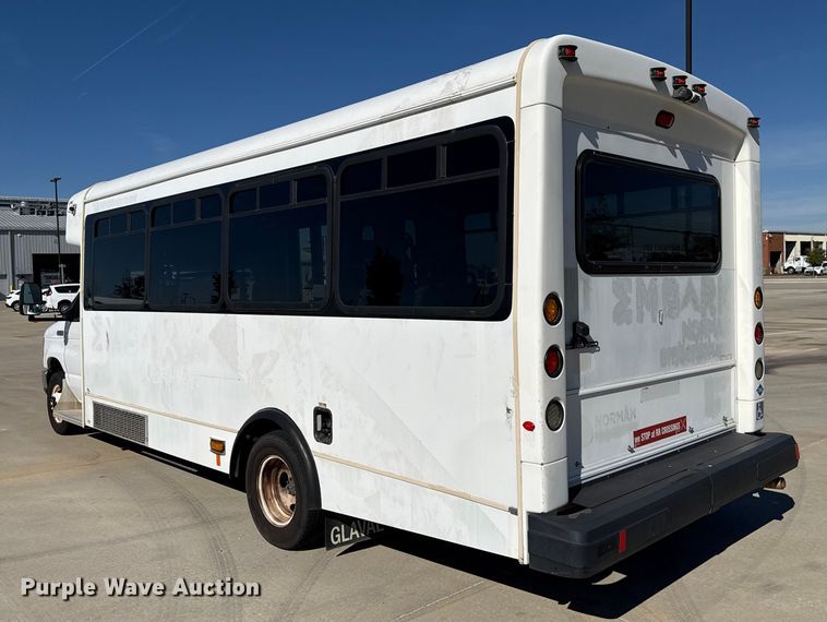 image for item EU5327 2013 Ford E450 Super Duty shuttle bus