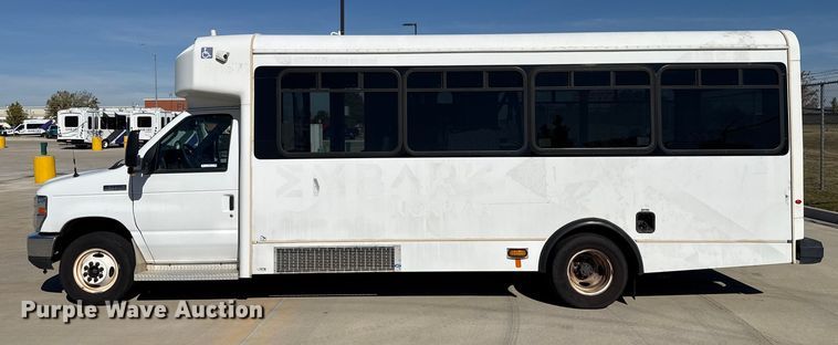 image for item EU5327 2013 Ford E450 Super Duty shuttle bus