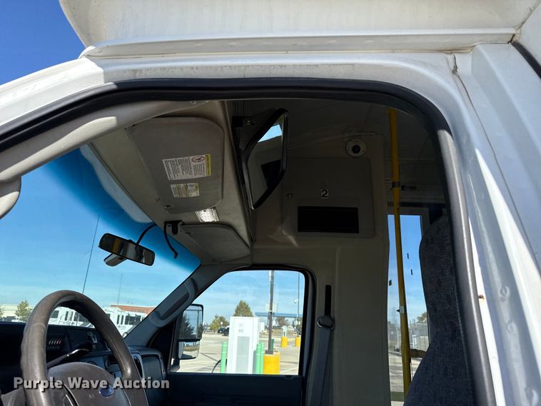 image for item EU5327 2013 Ford E450 Super Duty shuttle bus