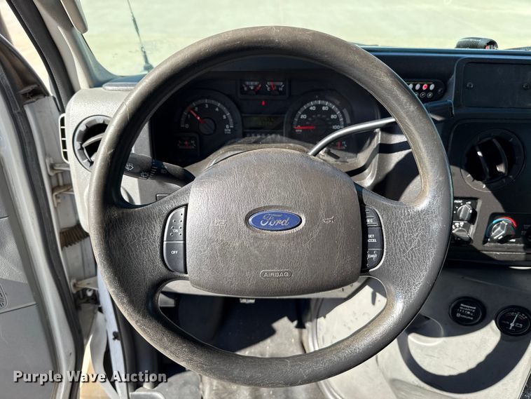 image for item EU5327 2013 Ford E450 Super Duty shuttle bus