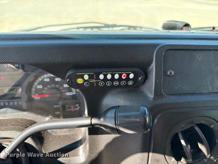 image for item EU5327 2013 Ford E450 Super Duty shuttle bus